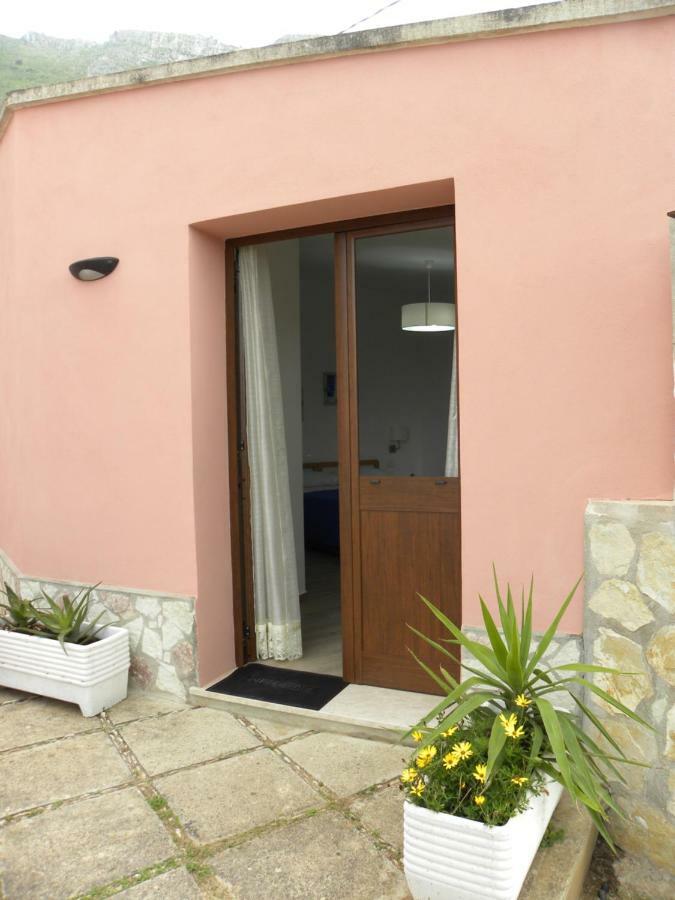 Ibiscus Bed & Breakfast กัสเตลลัมมาเร เดล โกลโฟ ภายนอก รูปภาพ